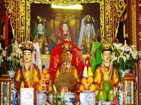 Tam Toà Thánh Mẫu là ai?