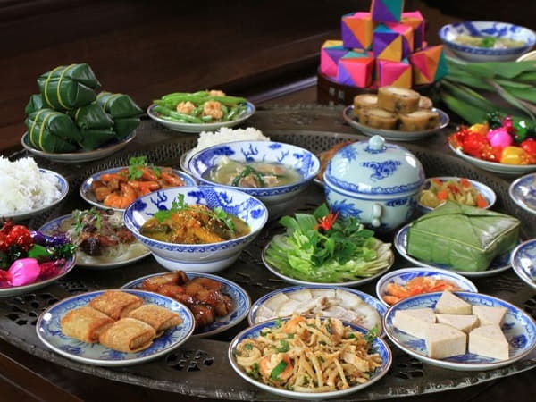 Mâm lễ cúng và bài văn khấn cúng Tất Niên