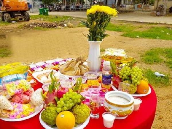 Chọn ngày động thổ là lưu ý cần biết khi xây nhà