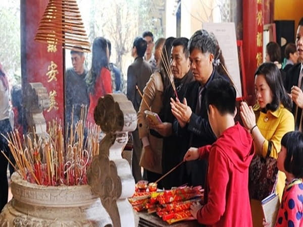 Vì sao cần đọc văn khấn khi đi lễ chùa?