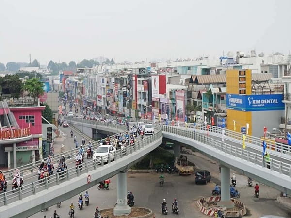 Nhà gần cầu vượt phạm sát khí nên tránh