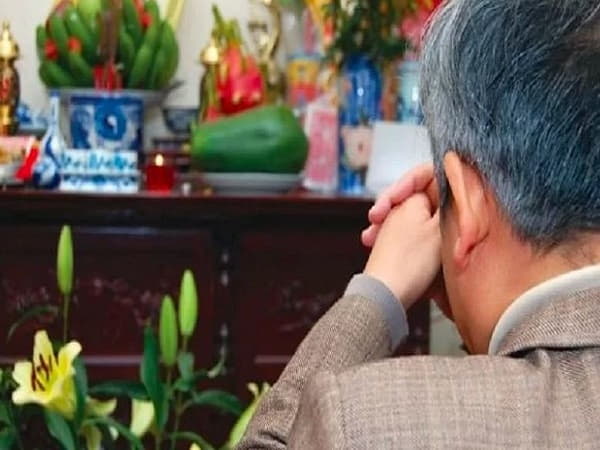 Tiền chủ là ai? Vì sao cần khấn?