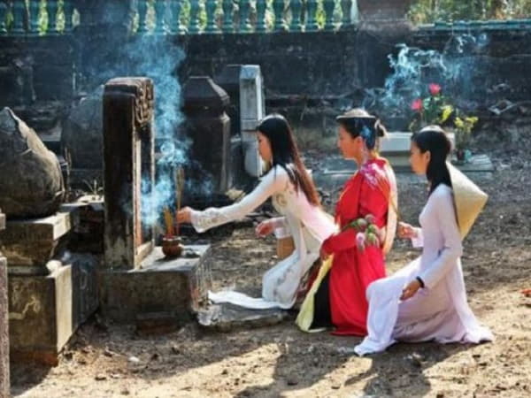 Tảo mộ tiết Thanh Minh – nét đẹp văn hóa tâm linh người Việt