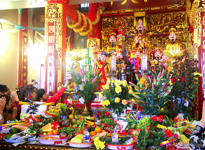 Văn khấn công đồng, tứ phủ chuẩn nhất cho con nhang, đệ tử dâng lễ