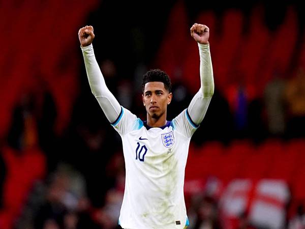 Các tiền vệ công hay nhất thế giới hiện nay