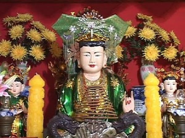 Mẫu Đông Cuông là ai?