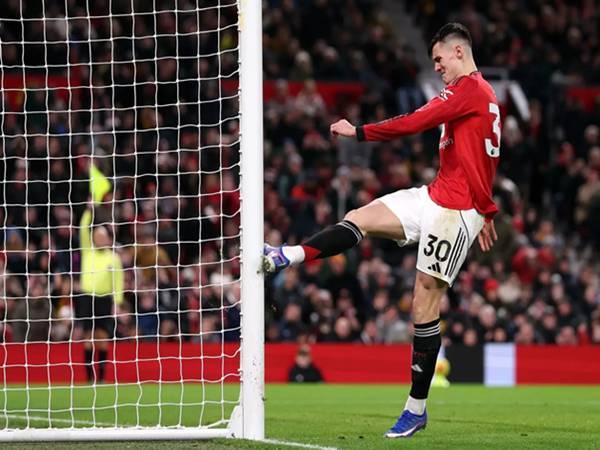 Tin MU: CĐV Quỷ đỏ chỉ trích Sesko chơi tệ hơn Hojlund