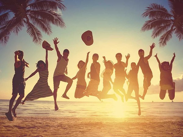 Nằm mơ thấy đi du lịch cùng bạn bè có điềm gì số mấy?