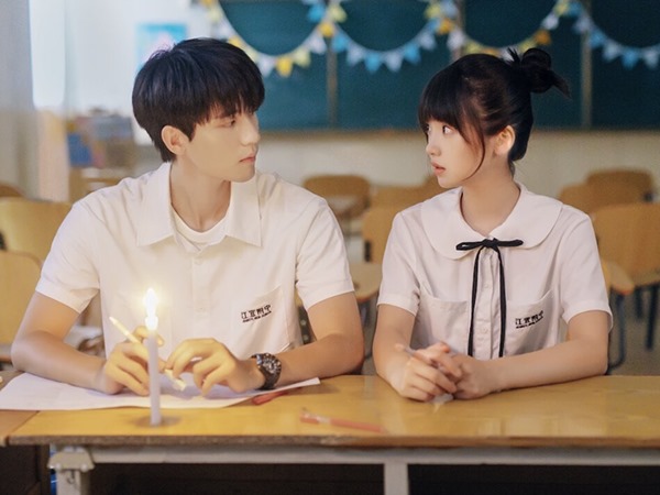 Ngủ mơ thấy bạn cùng lớp là điềm gì, dữ hay lành?