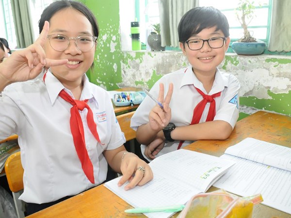 Ngủ mơ thấy bạn cùng lớp là điềm gì, dữ hay lành?