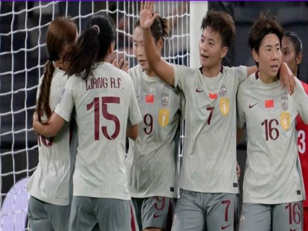 Bóng đá VN: ĐT nữ Việt Nam rộng hơn cửa dự World Cup